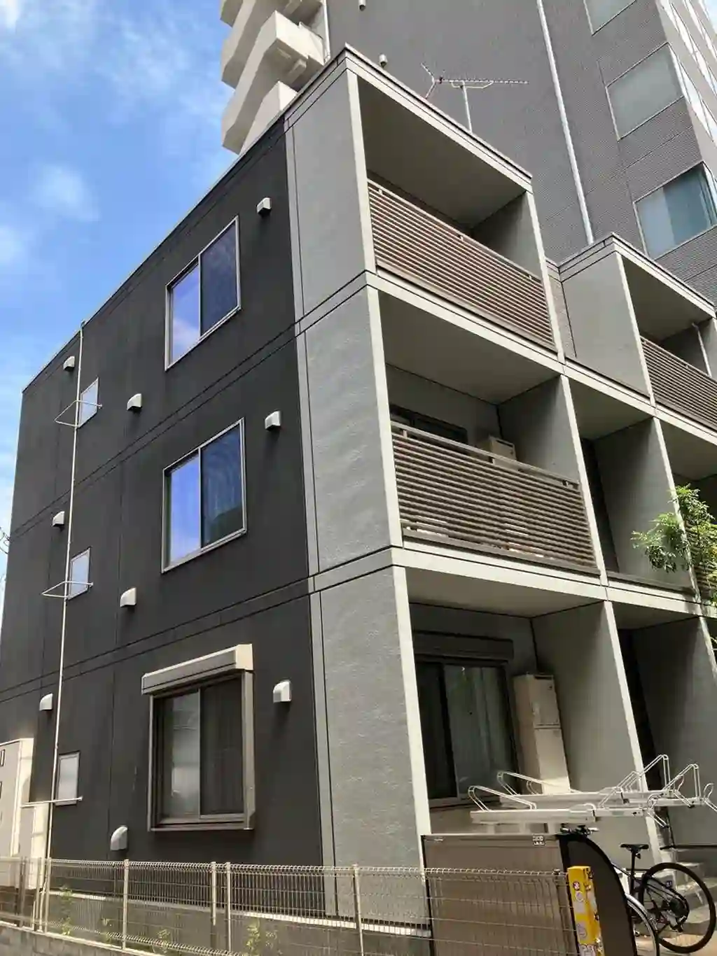 サンアローズ初台 外観