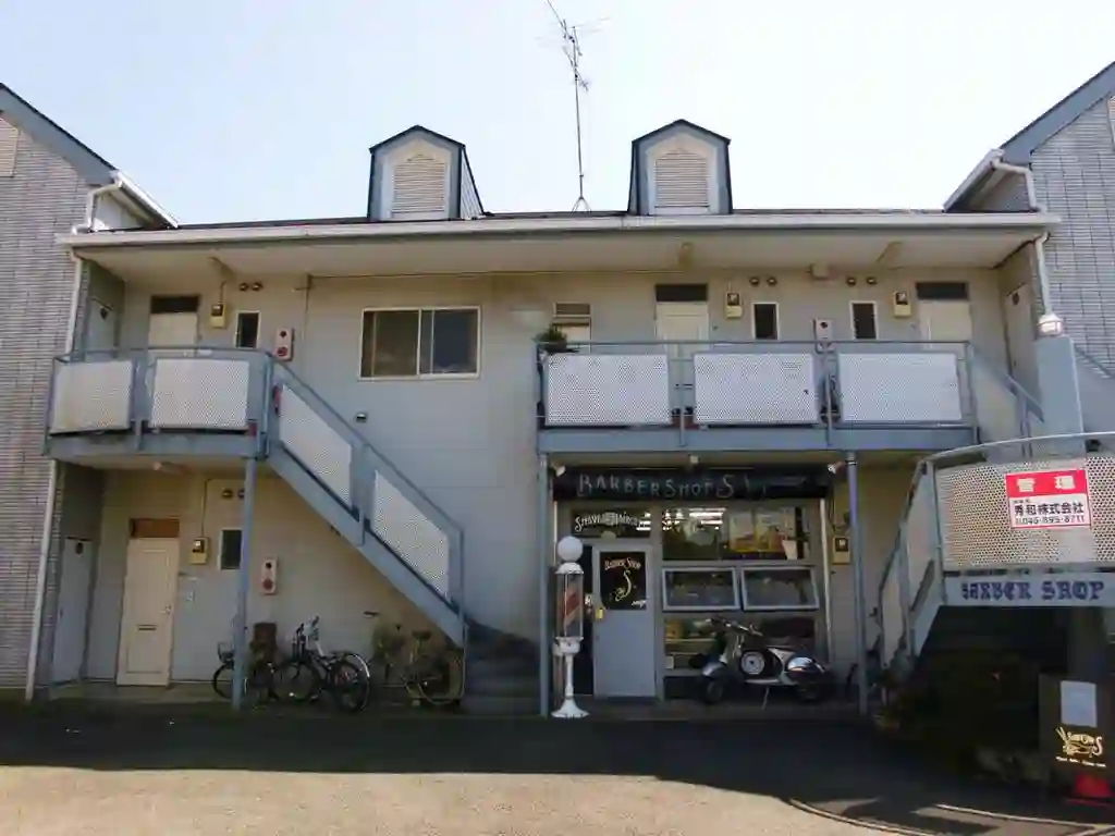 クロッシングイシイ 外観