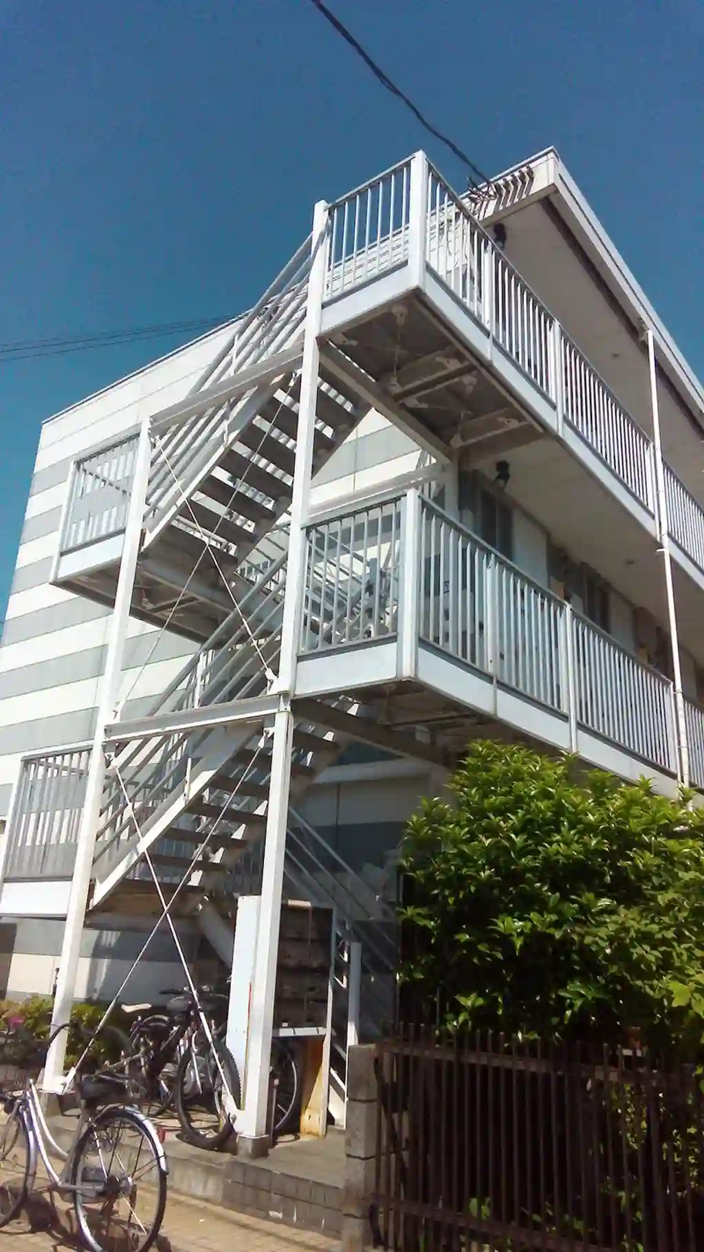 レオパレス新宿町 外観