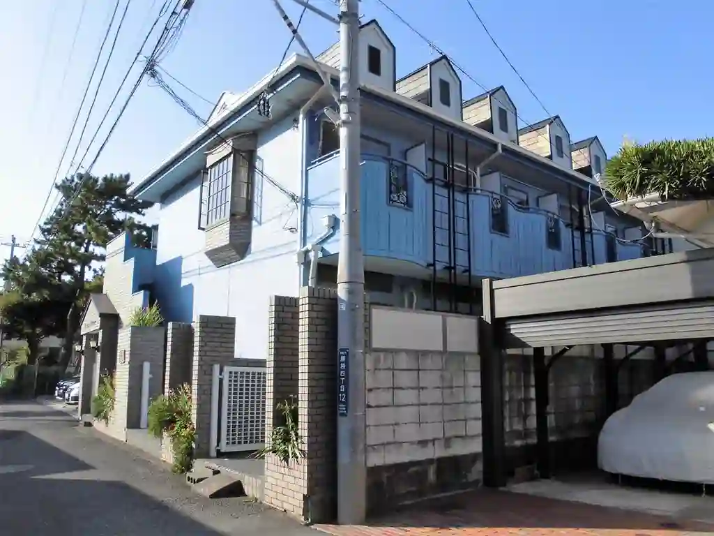 レオパレス腰越 外観