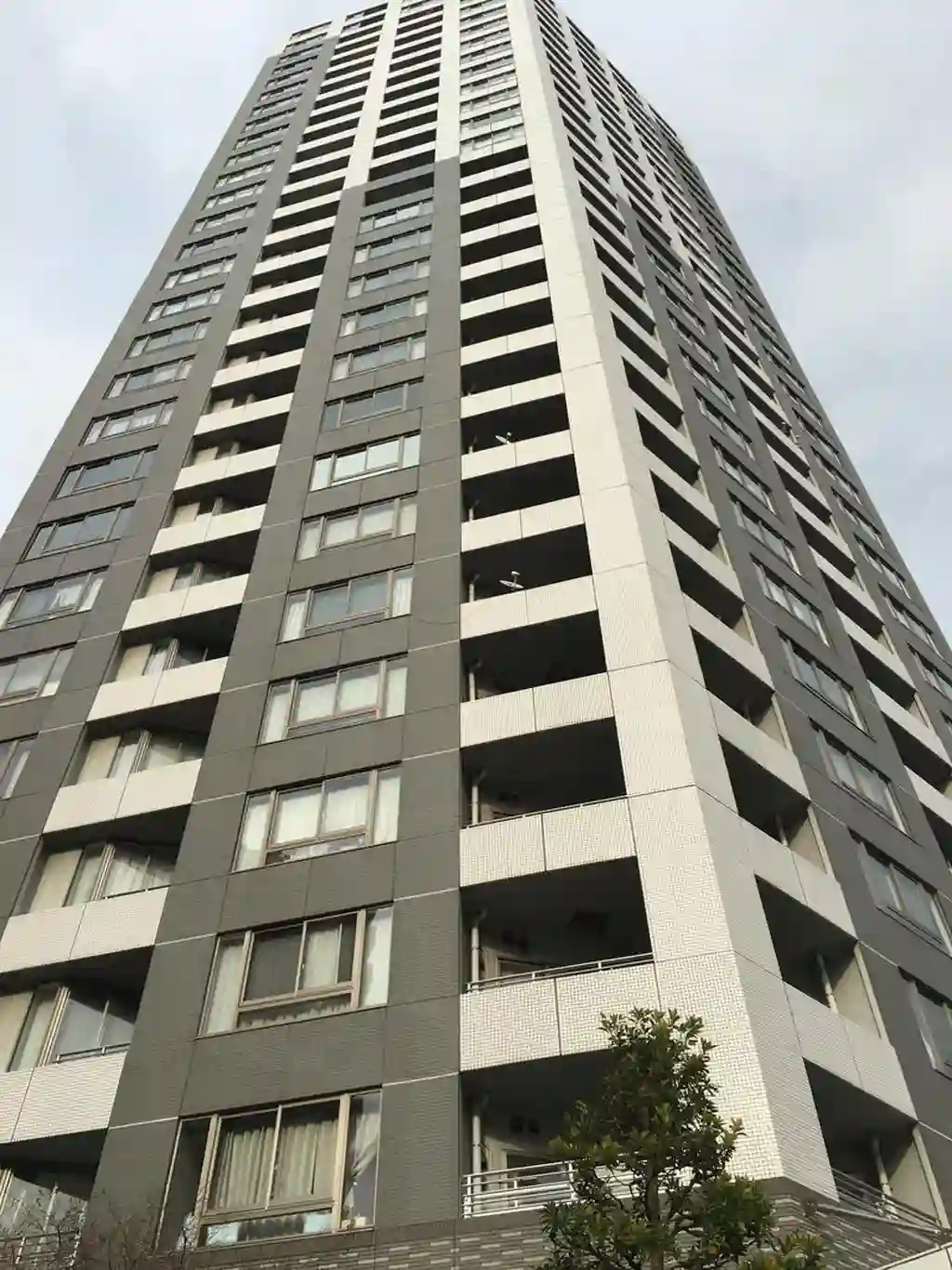 新宿アインスタワー 外観