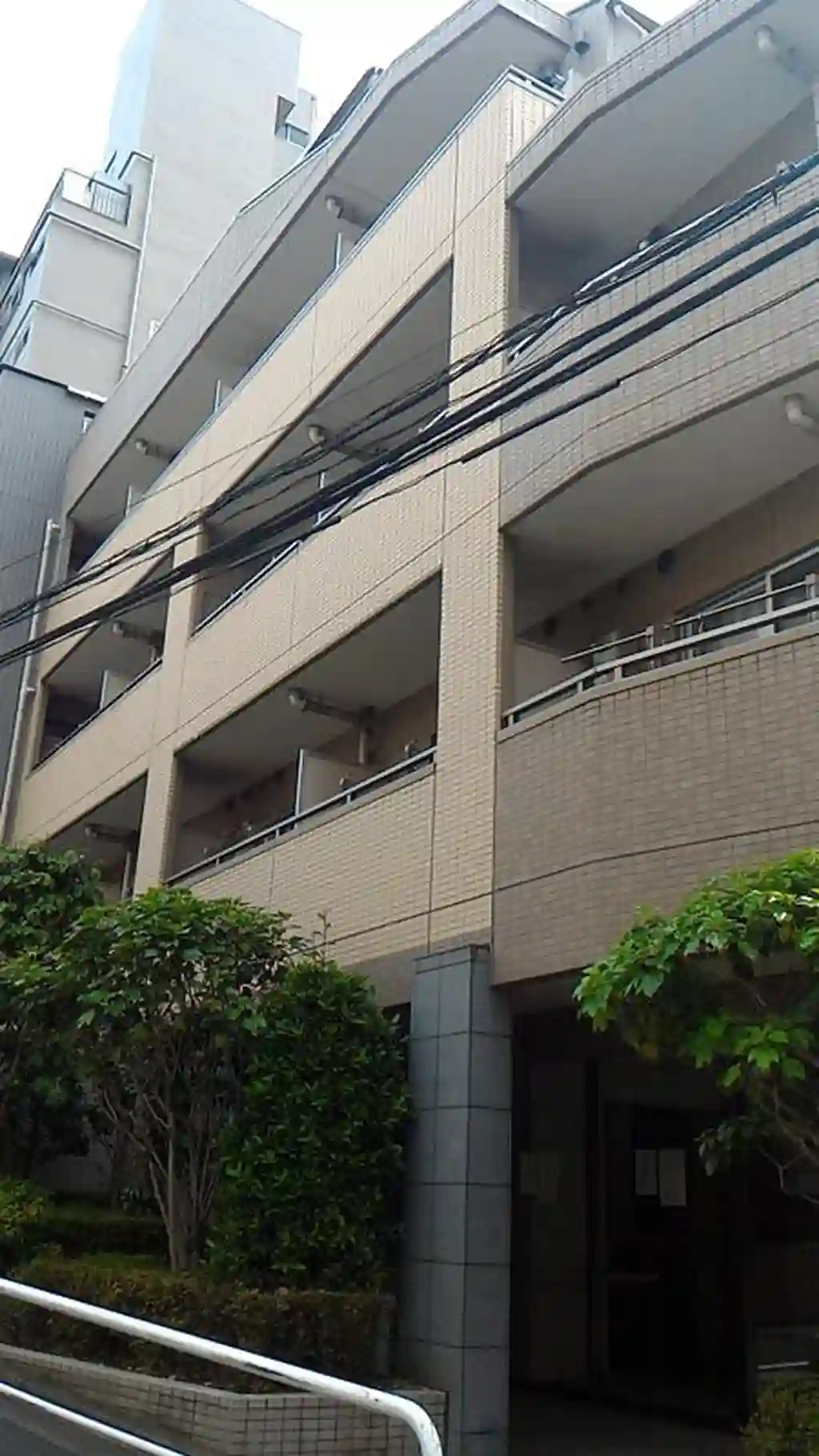 ラグジュアリーアパートメント西新宿 外観