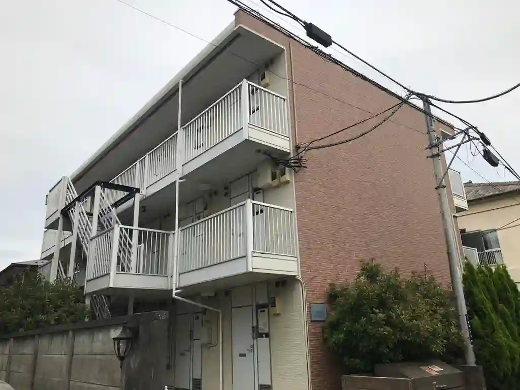 レオパレスアミティエ 外観