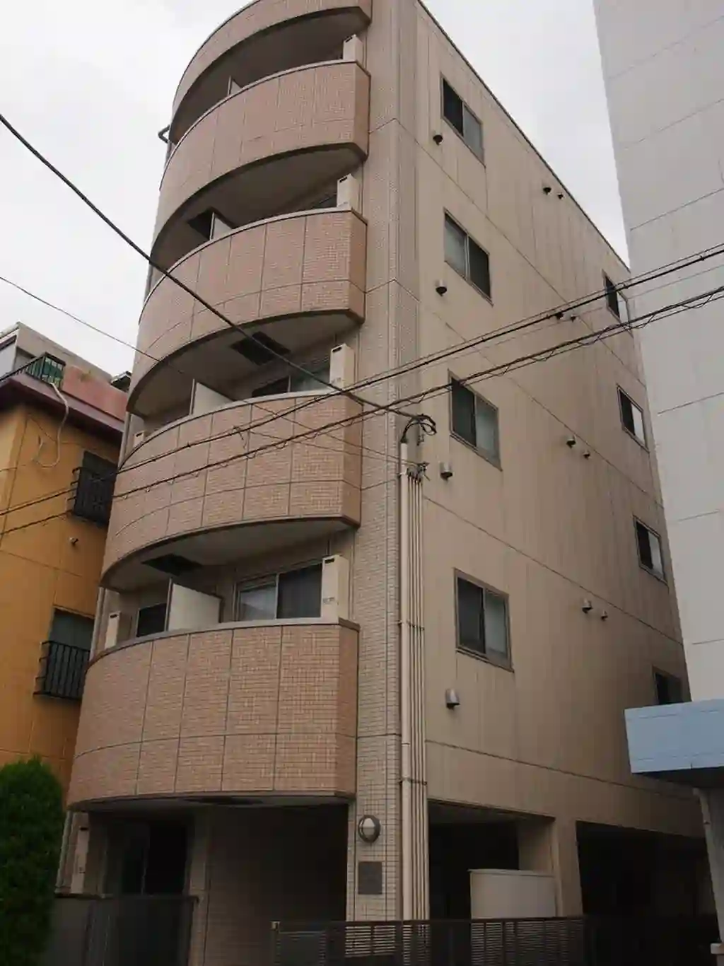 ペルソンヌ・弘明寺 外観
