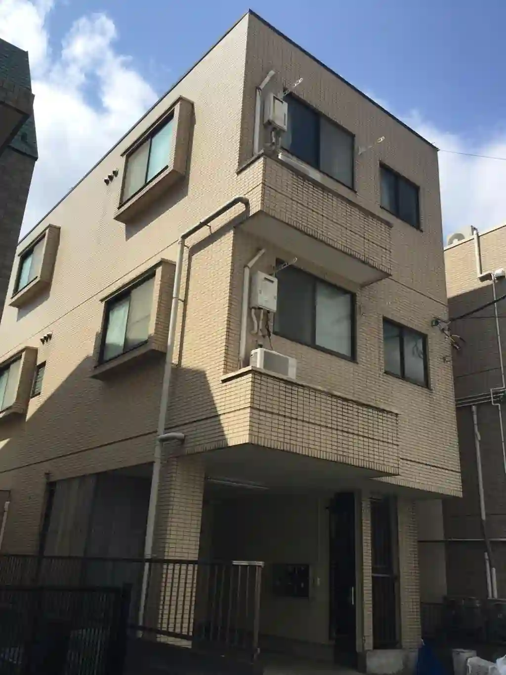里見ビル 外観