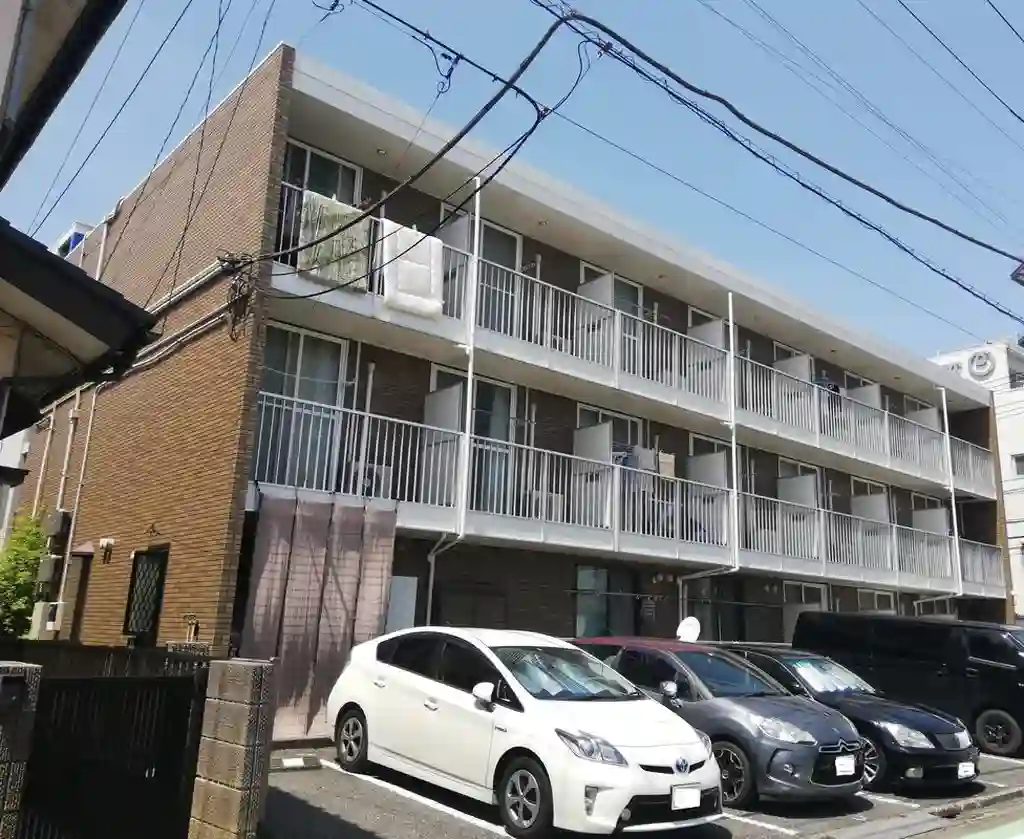 レオパレスサシェ 外観