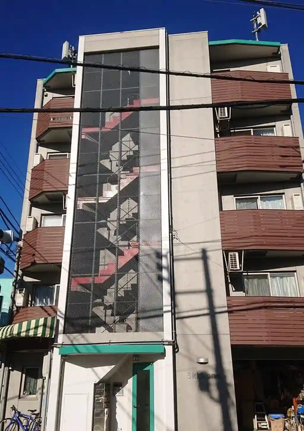 Skip-one 外観