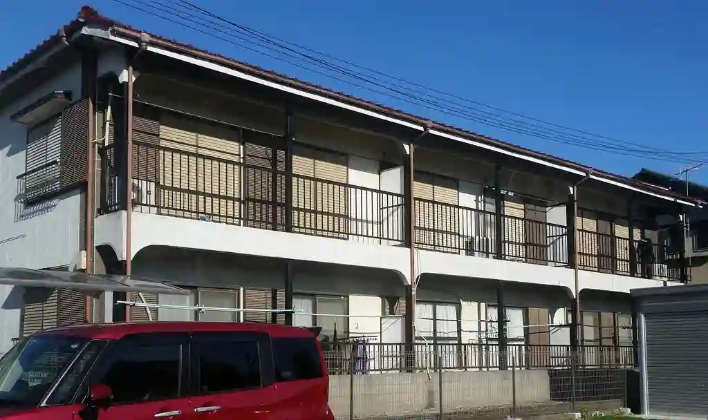 ホワイト倉島 外観