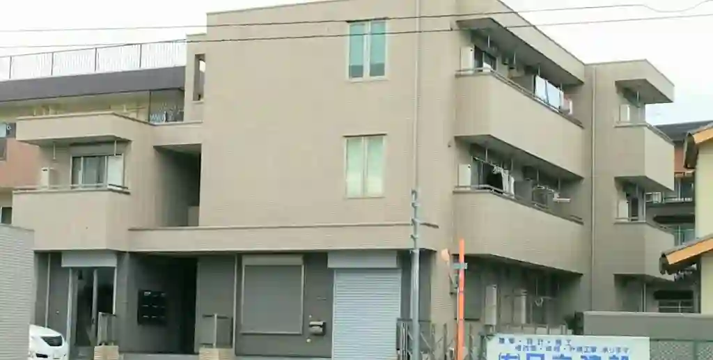 シャルマンハウスアダチ 外観