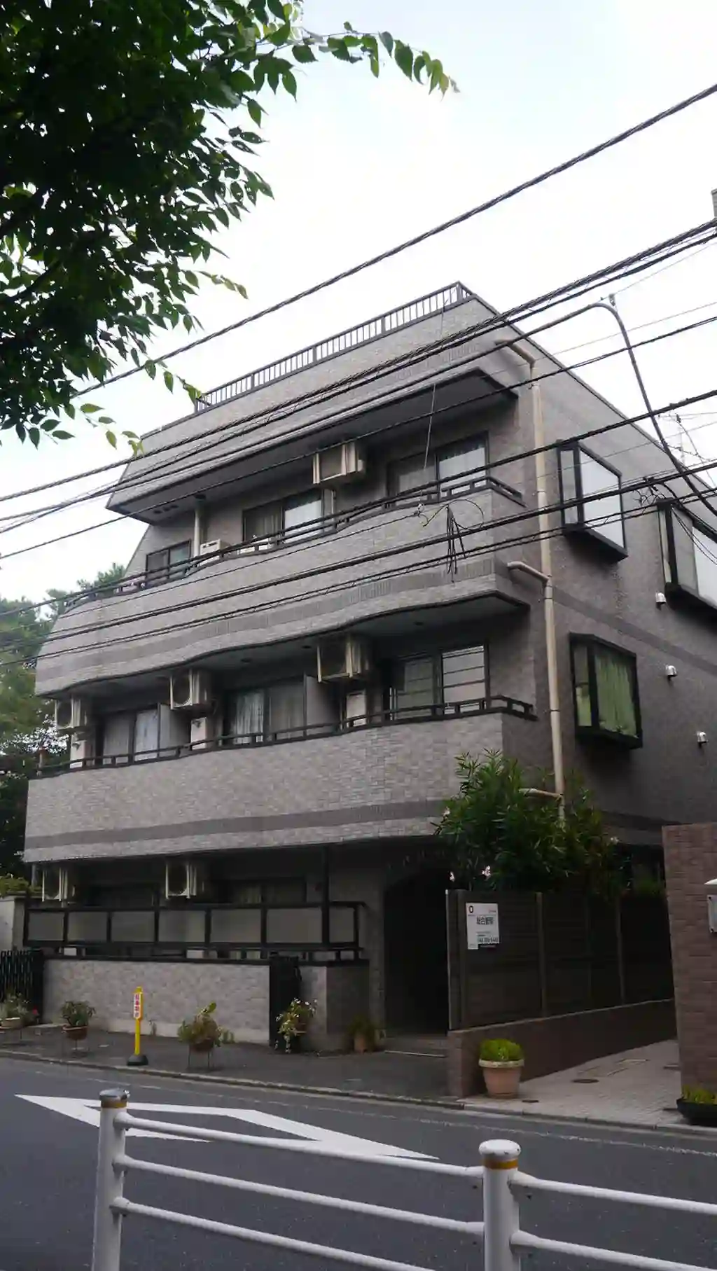 フォーシーズンズ 外観
