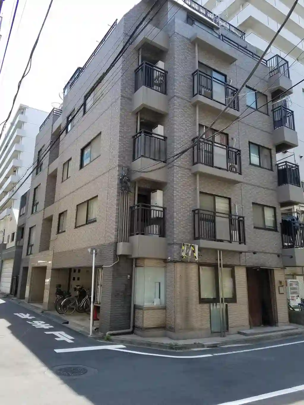 ジョイフル一番館鶴見中央 外観