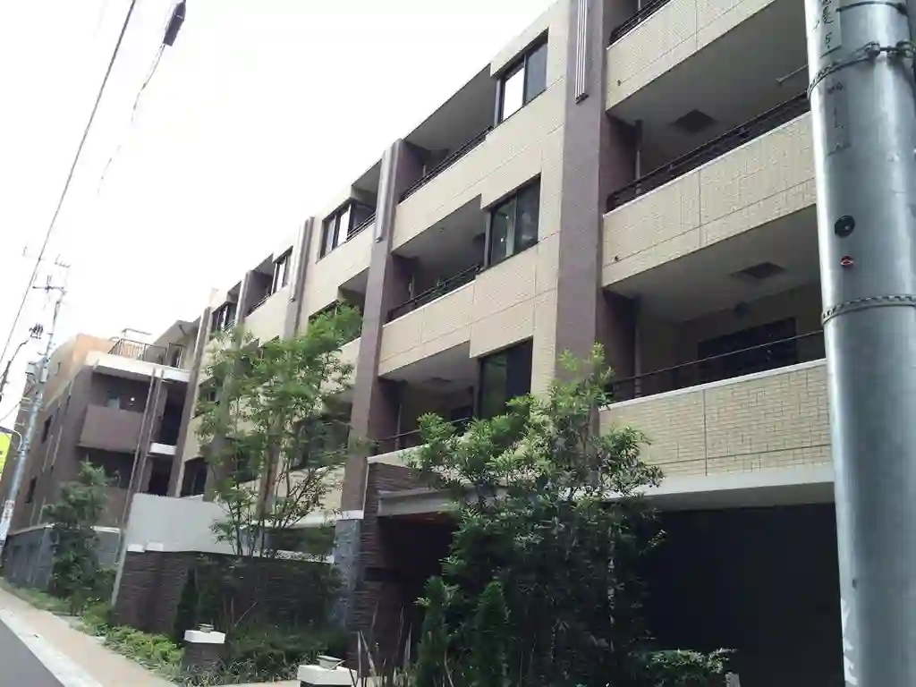 リビオ新宿御苑 外観