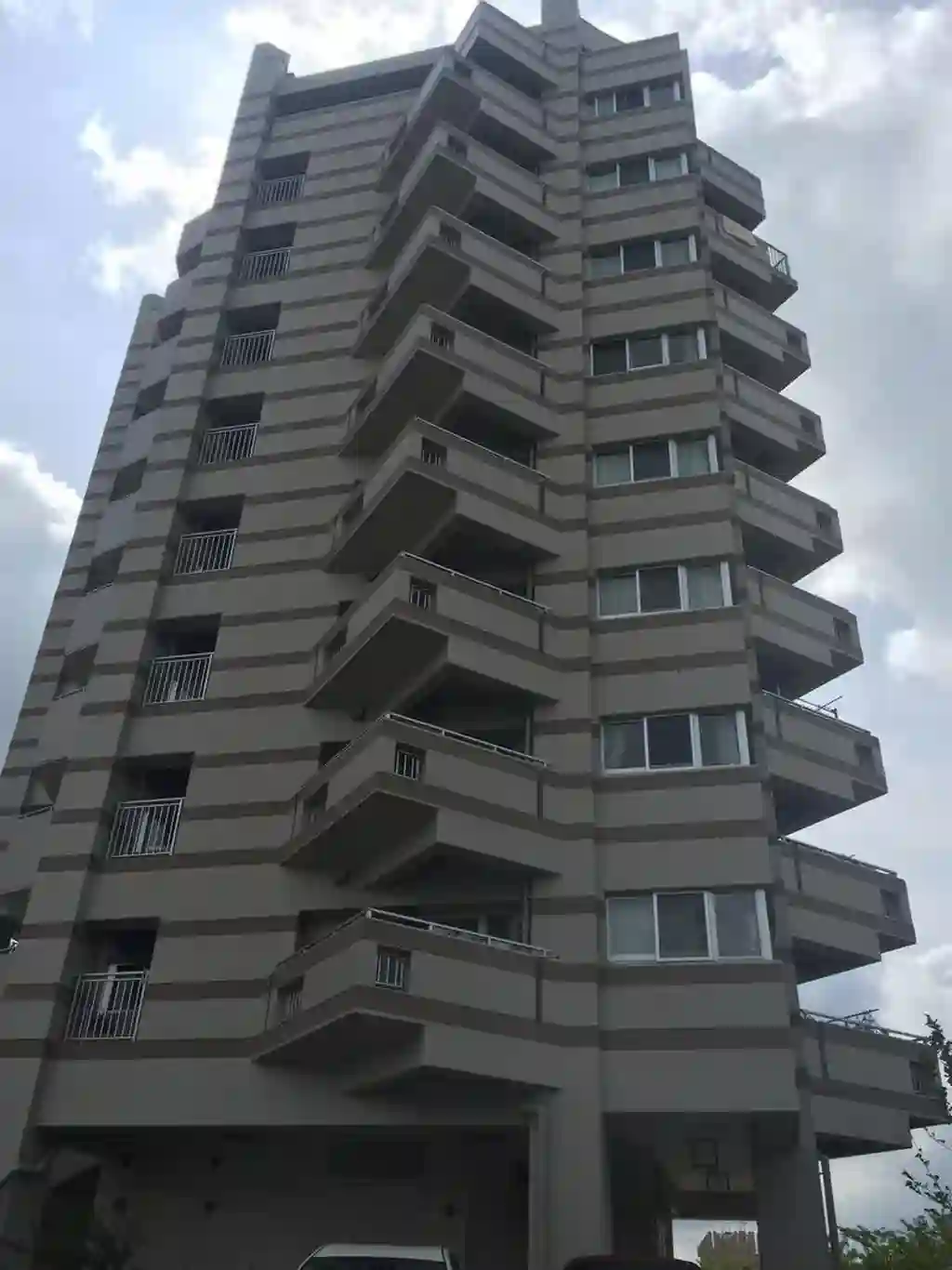 多摩ニュータウン ベルコリーヌ南大沢5-6街区1号棟 外観