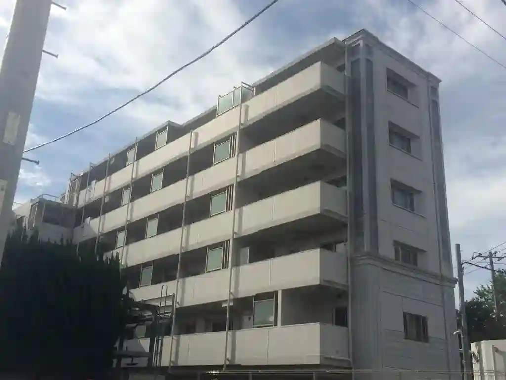ロワール大倉山 外観