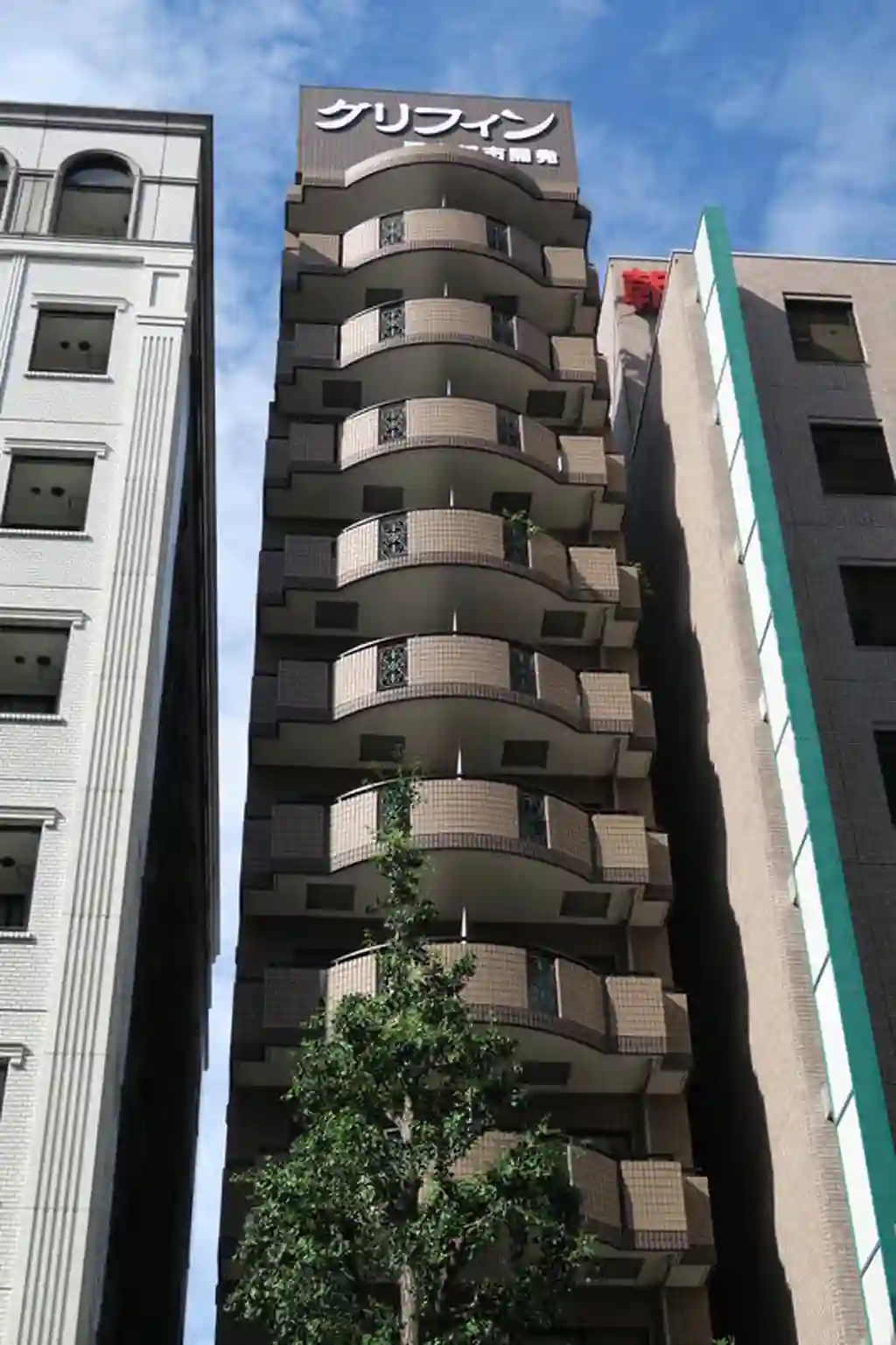 グリフィン馬車道駅前 外観