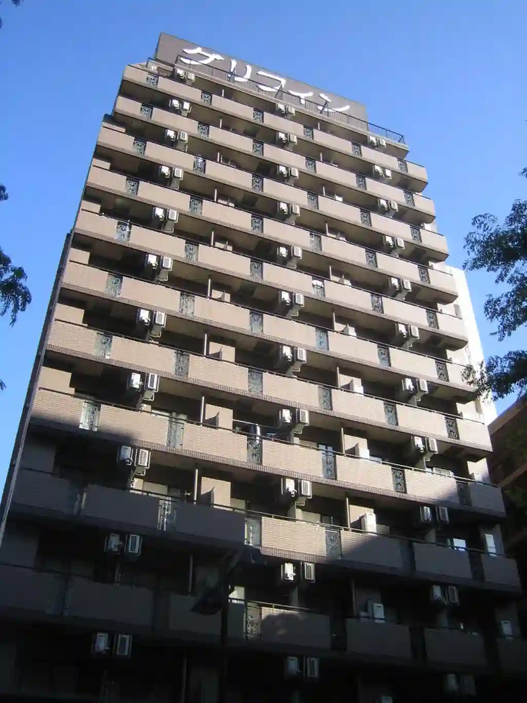 グリフィン新横浜 参番館 外観
