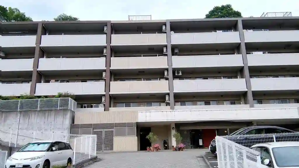 アークプラザ読売ランド前 外観