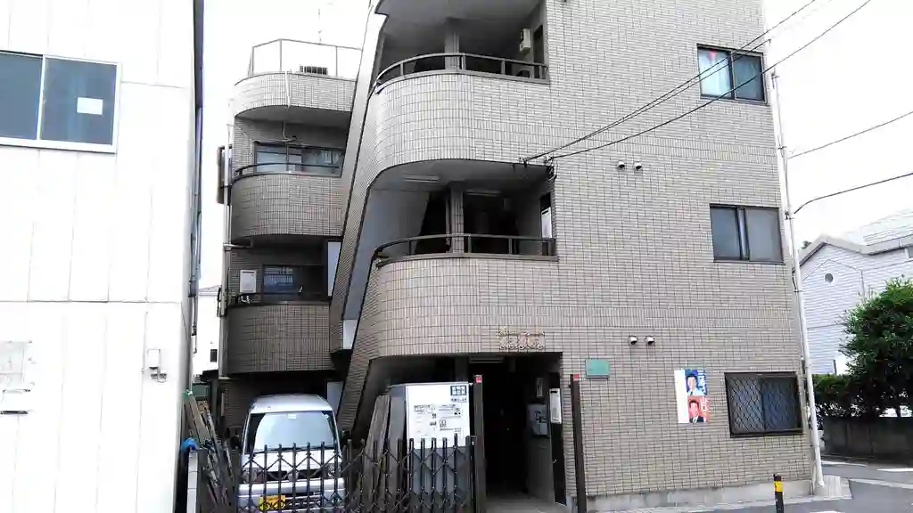 レオパレスアーバンハウスカレン 外観