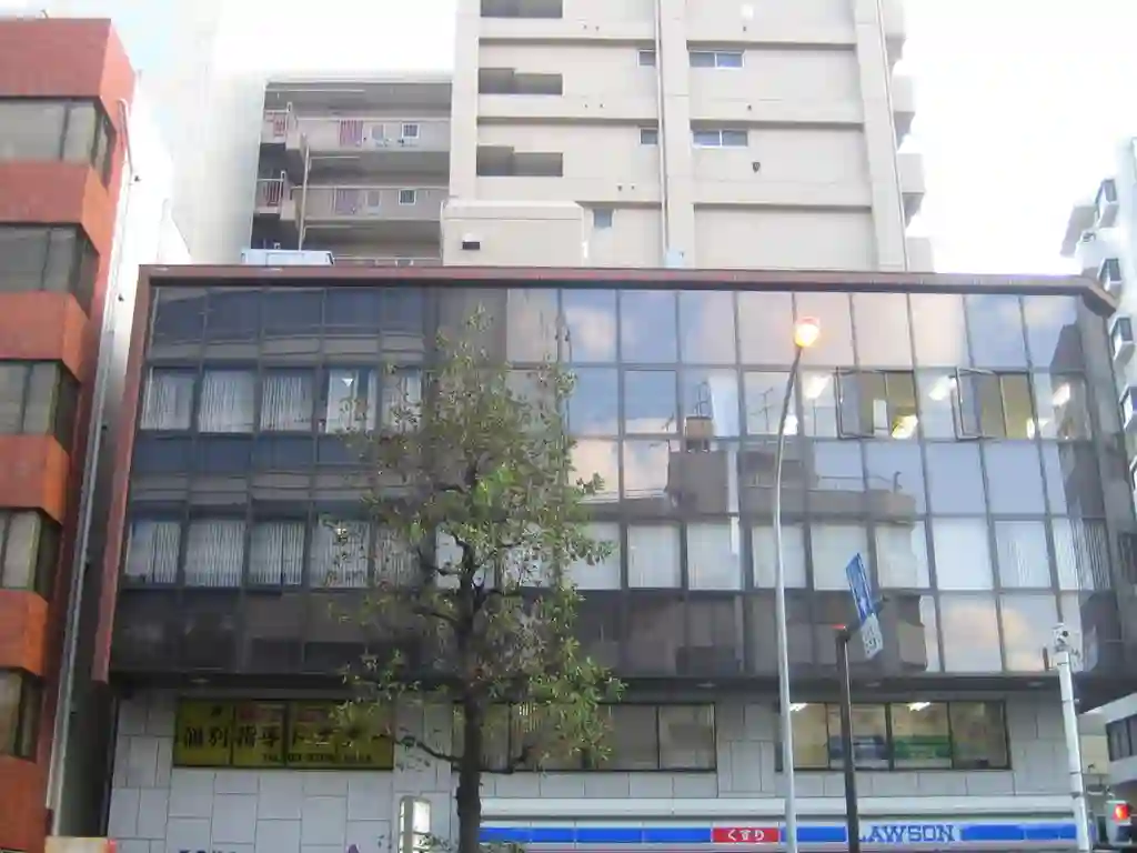 新港ビル 外観
