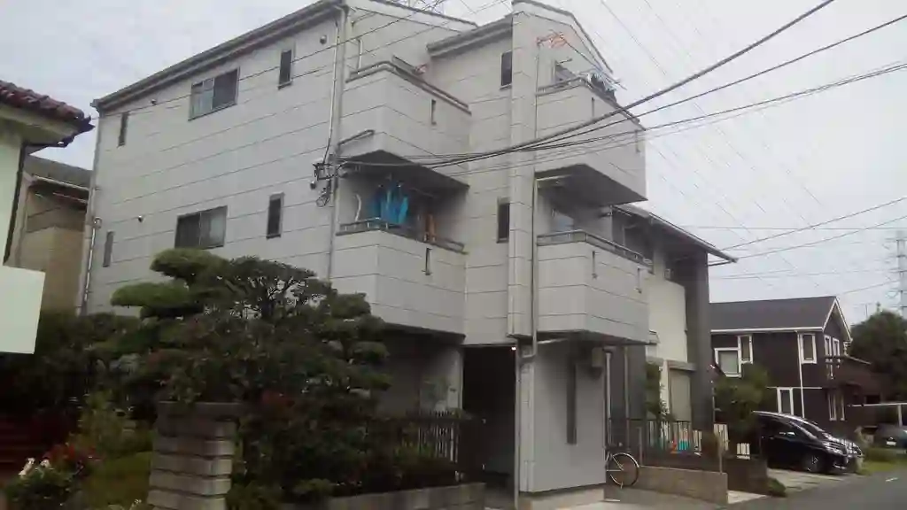 シルバードルフィン 外観