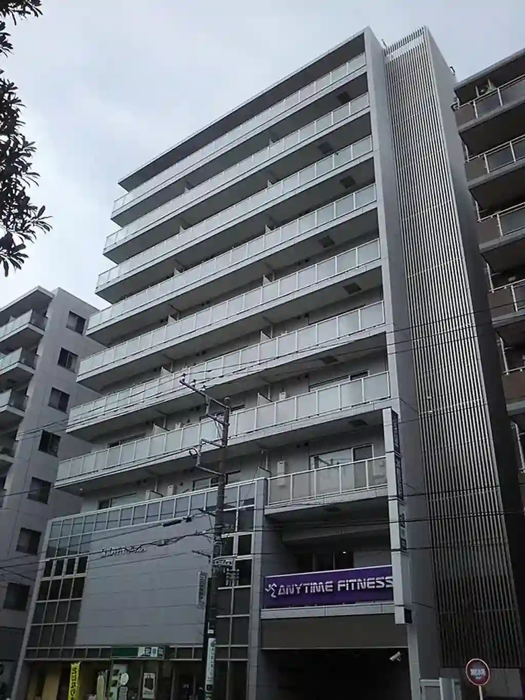 SHOWN初台 外観