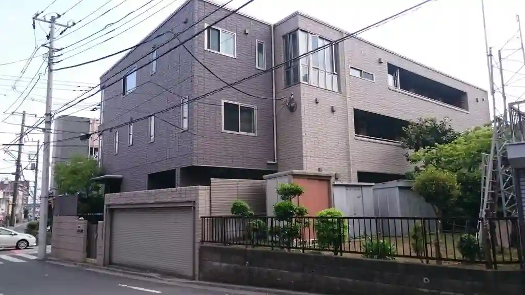 FIRST RESIDENCE 外観