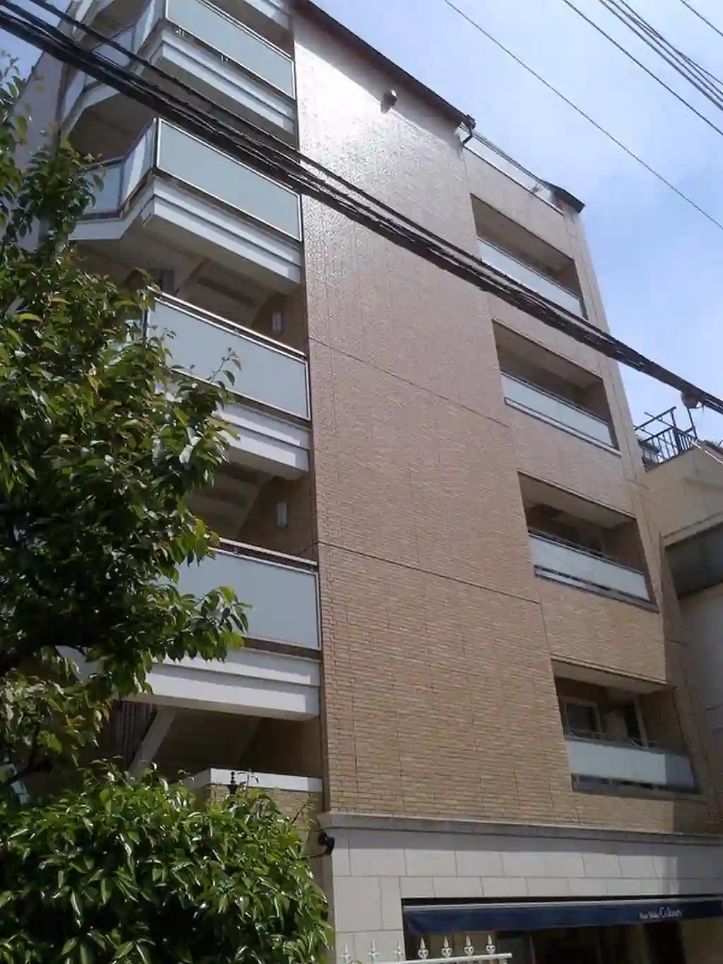 YAMADAエスペランスイチ階 外観