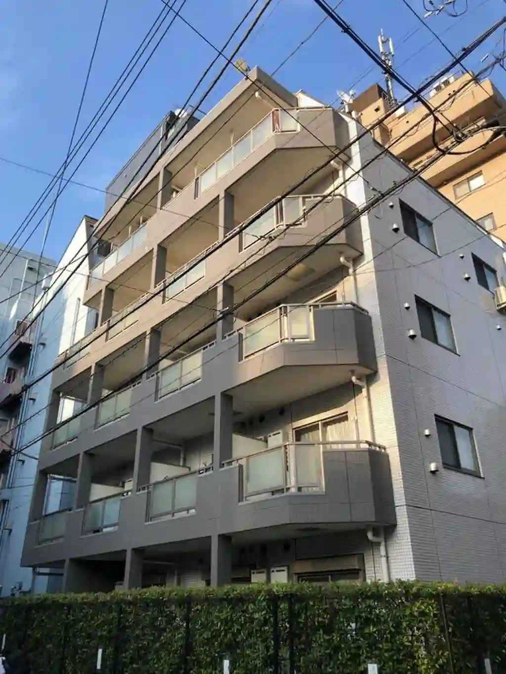 シュプリーム 外観