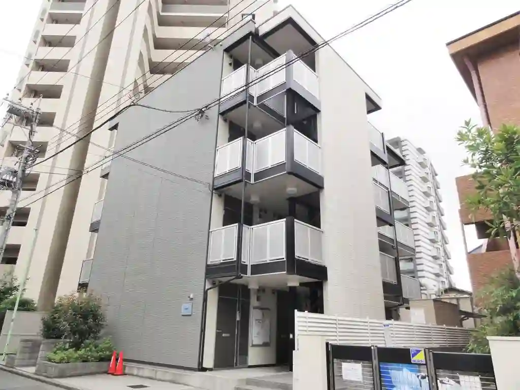 レオパレス浦和常盤 外観