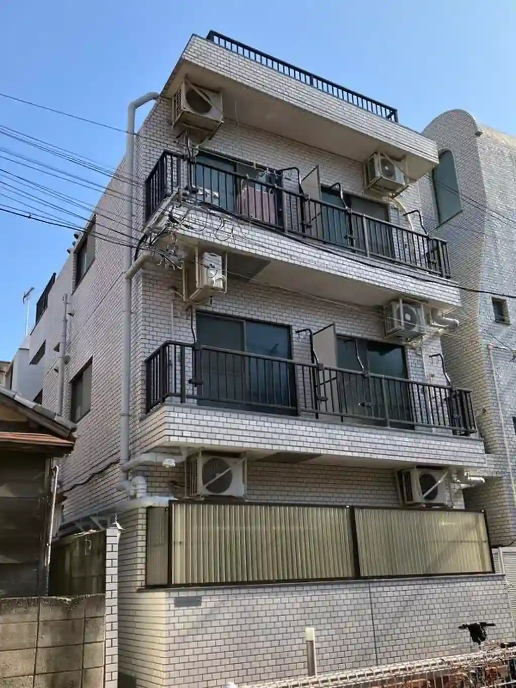 スリースターズマンションA棟 外観
