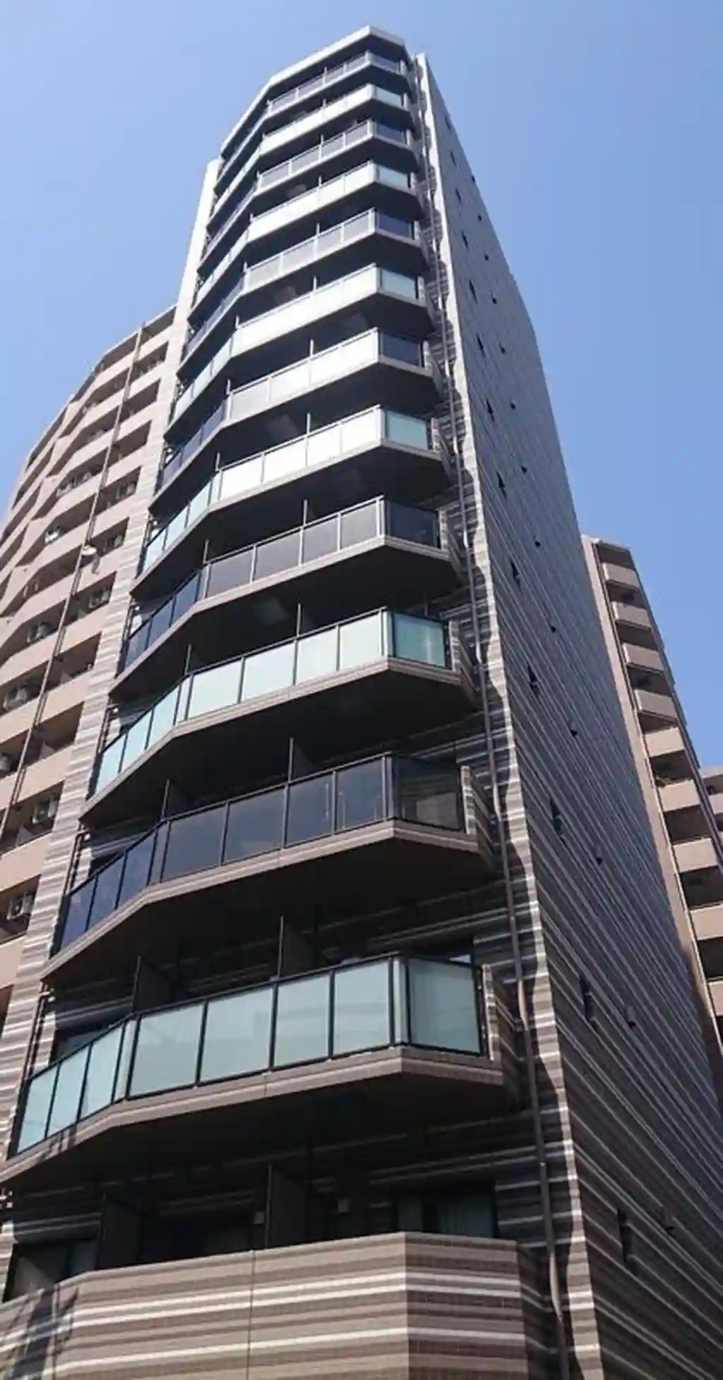 PREMIUM CUBE 池袋要町 外観