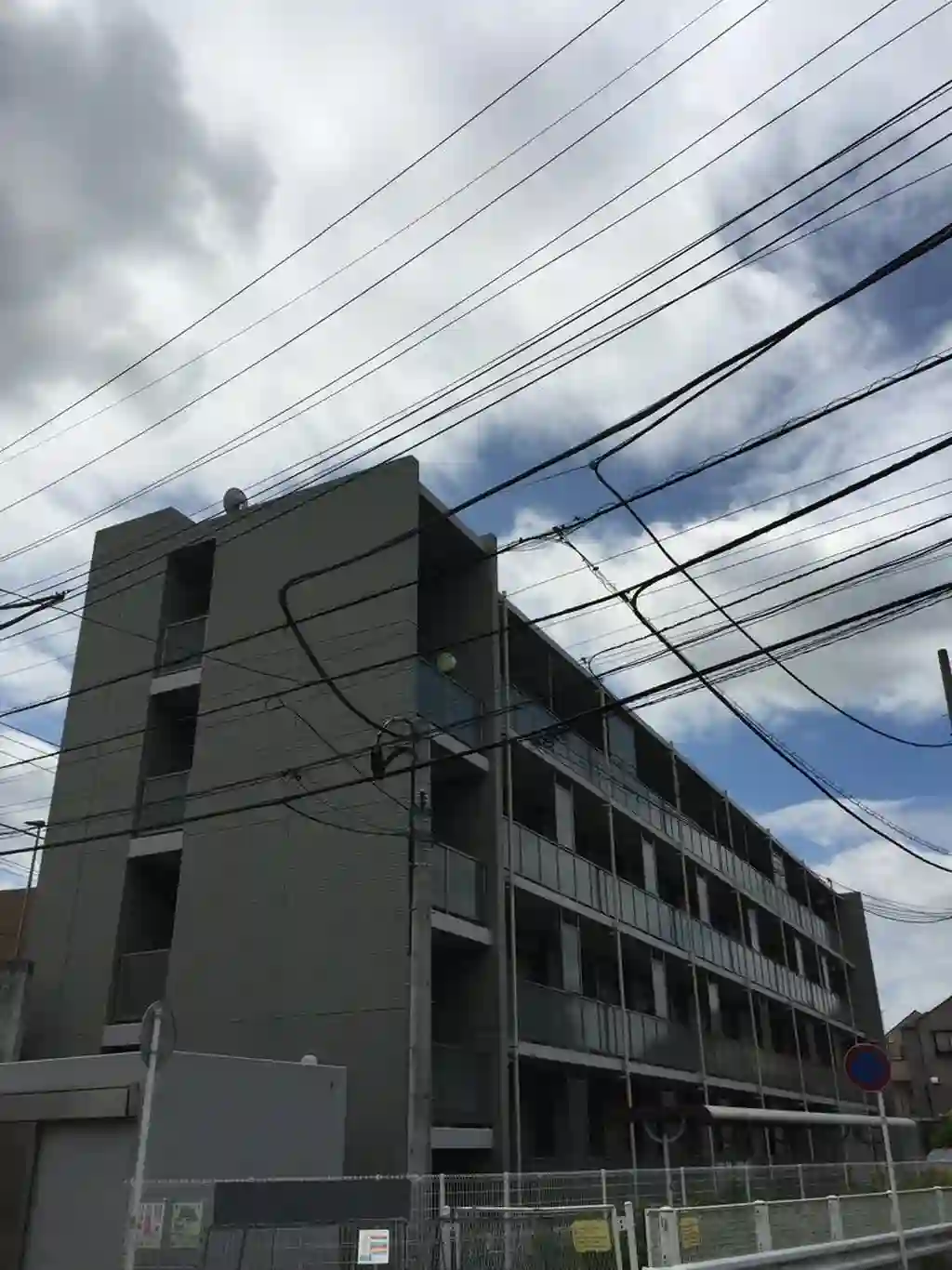 THREE-B 外観