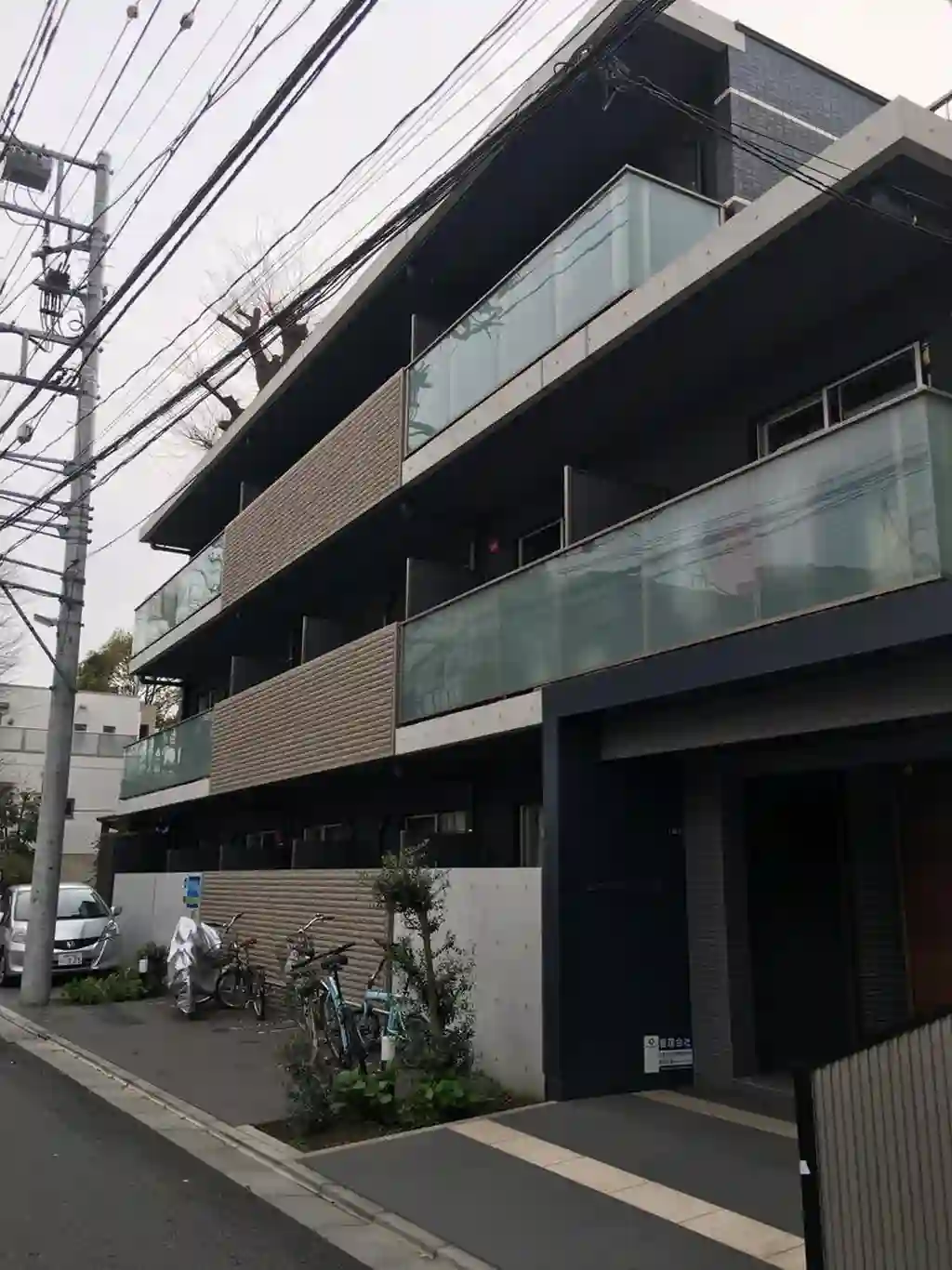 ボルドーエビス 外観