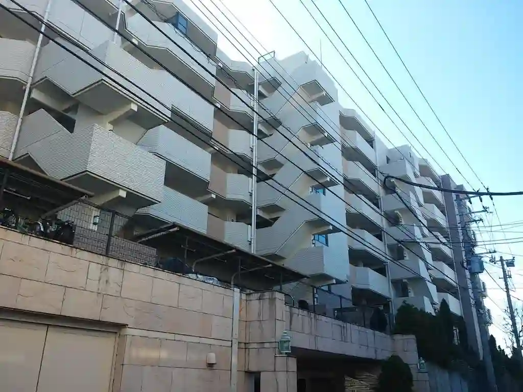 新子安パーク・ホームズ 外観