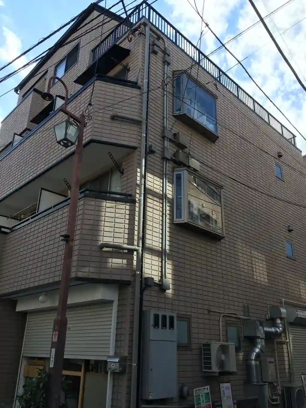 シャトル・コンフォール 外観