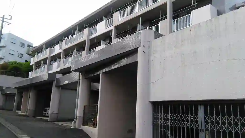 サンシャイン生田 外観