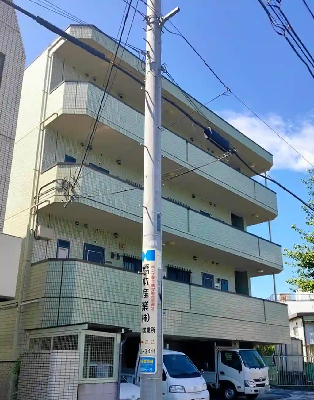 ヒゲナカビル 外観