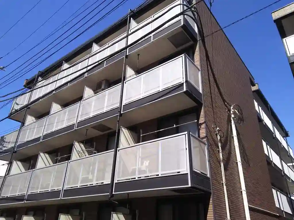 レオパレスクローバー 外観