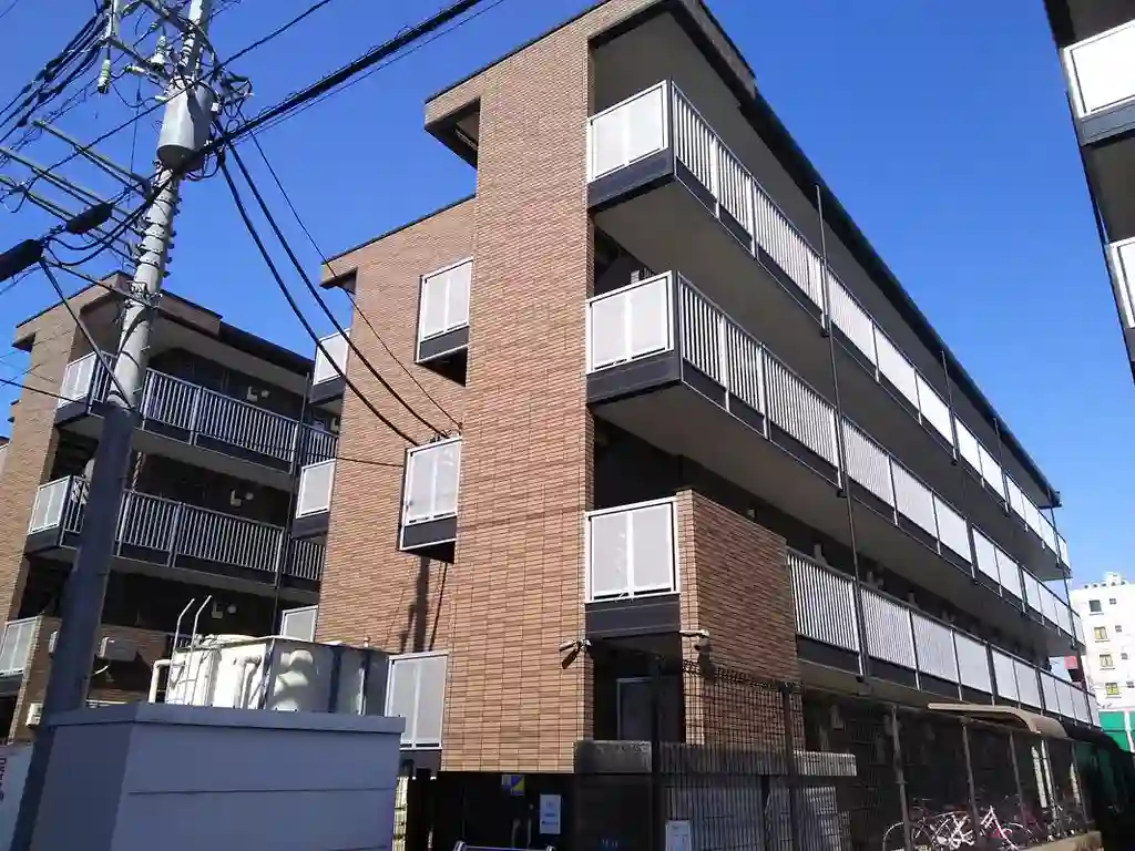 レオパレスフルリール 外観
