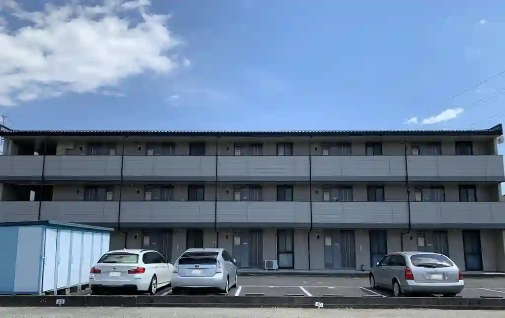 レオパレスサーナ 外観
