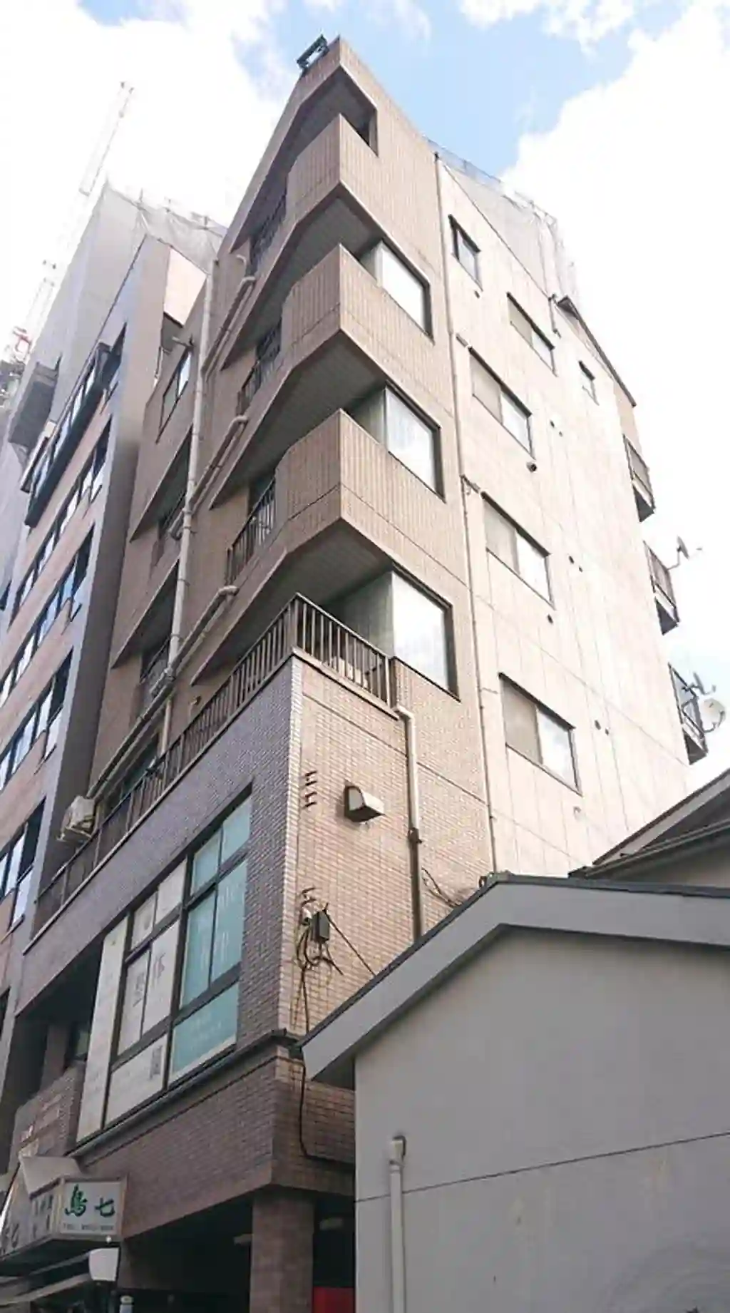 つるやビル 外観