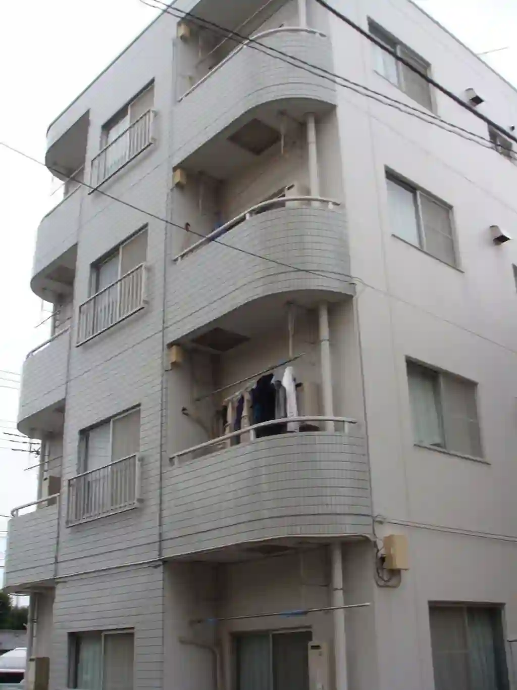 ファミーユ・ドゥ・ボア 外観