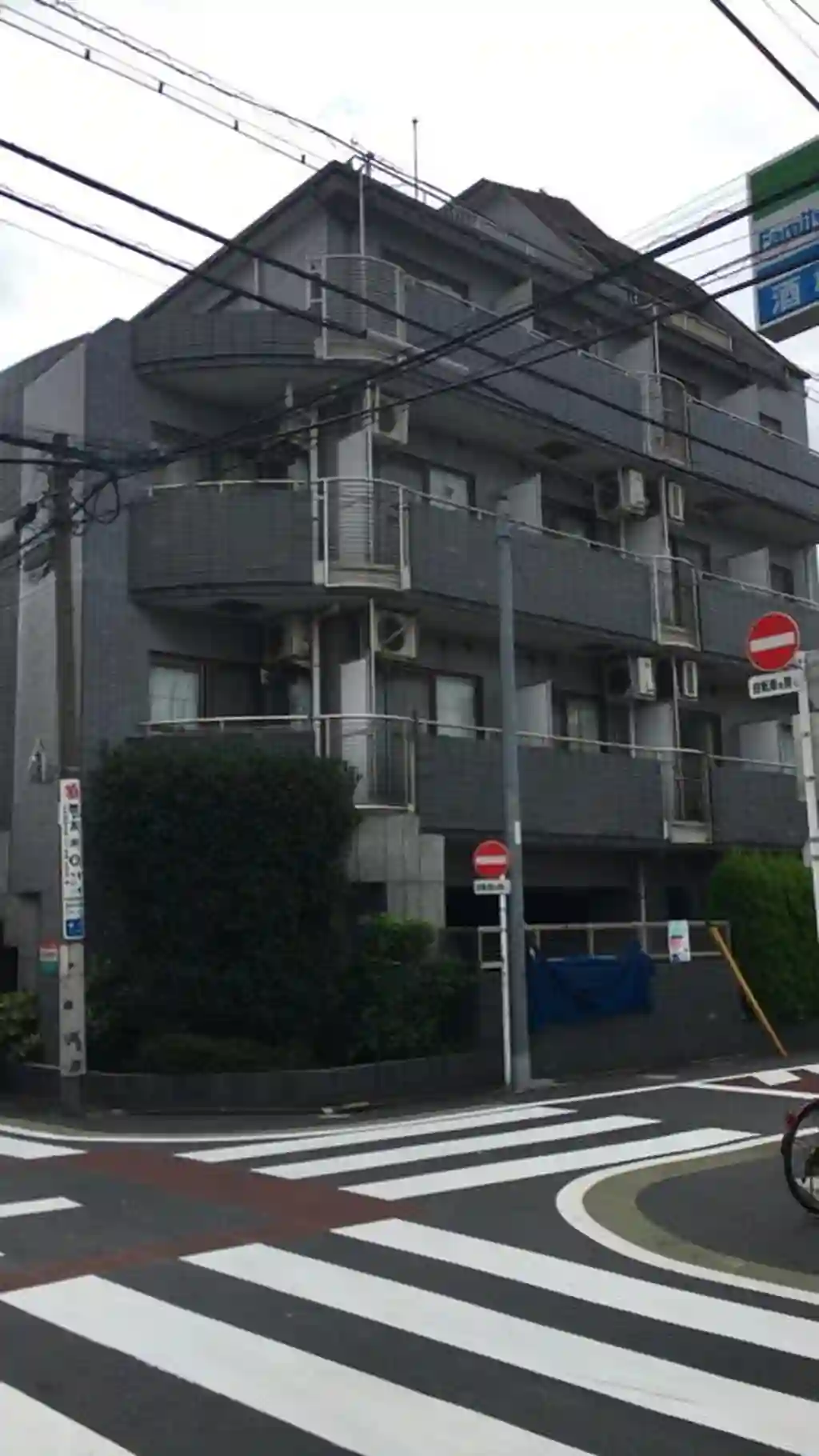 ベレッツア学芸大 外観