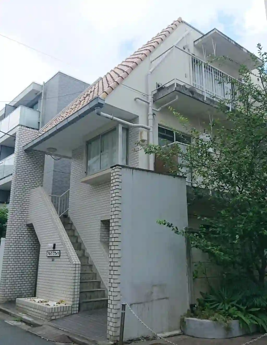アルバフラッツ 外観