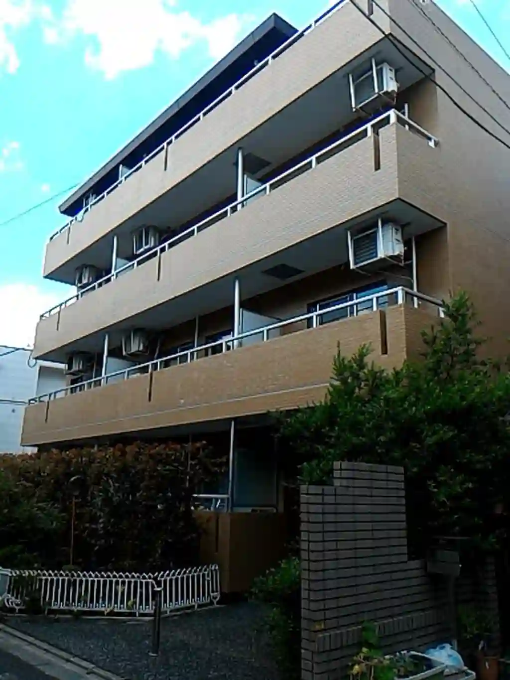 どみしるまーさ東館 外観