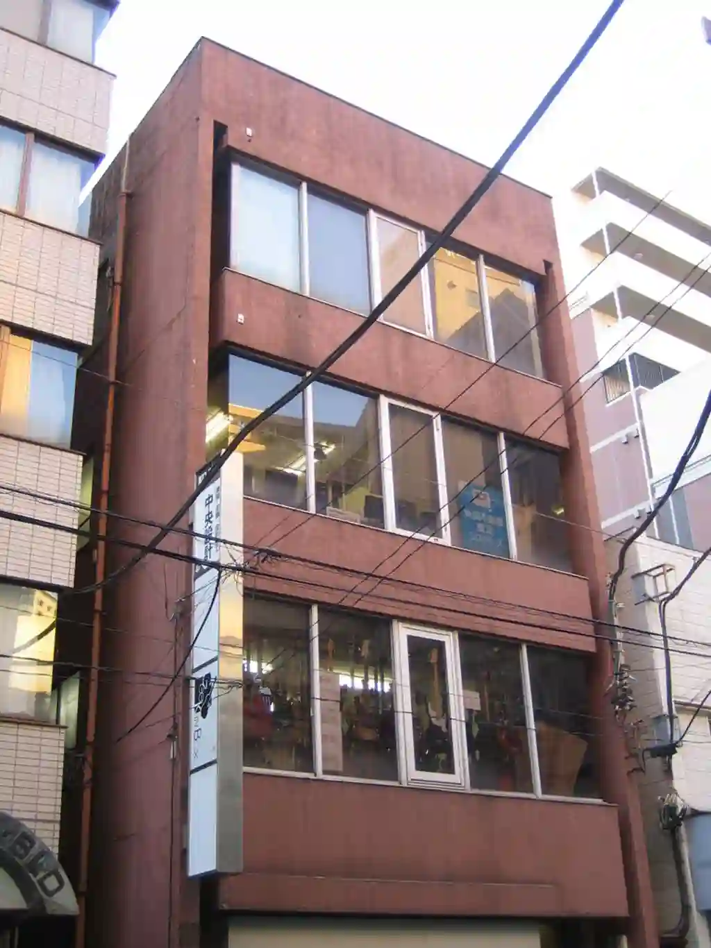 第2ロレアルビル 外観
