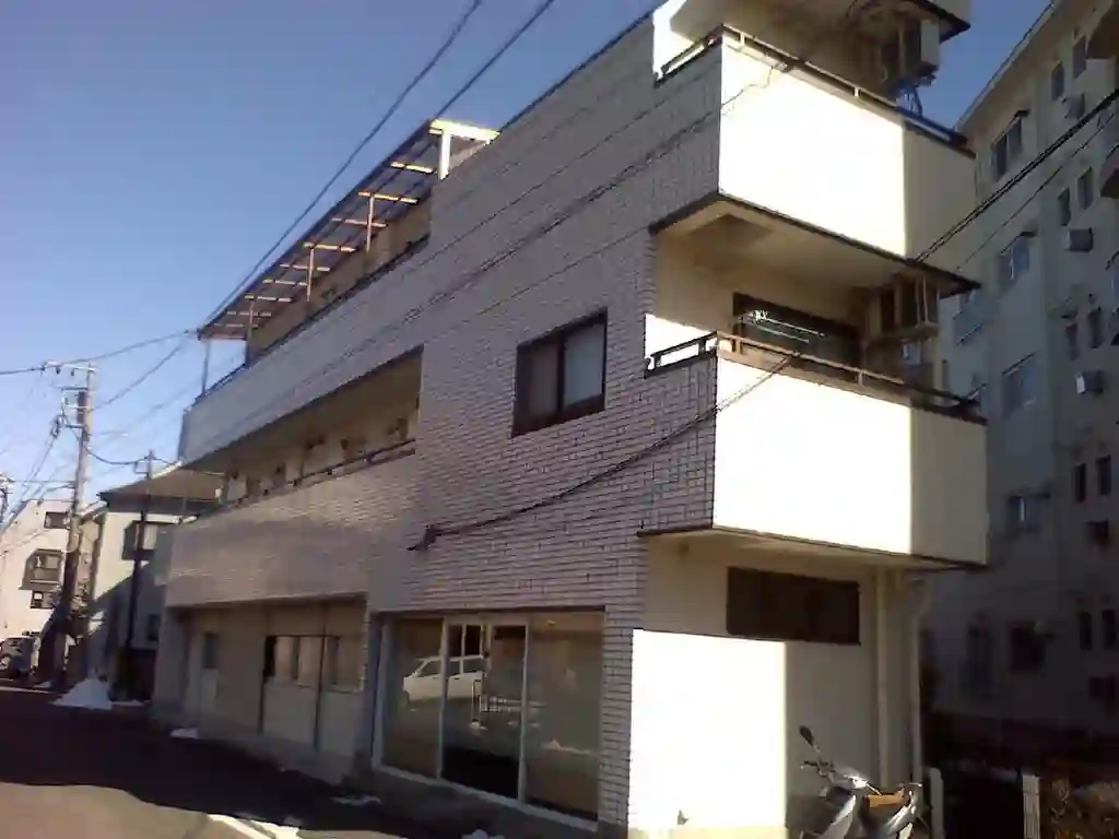 グランドステータス日高 外観