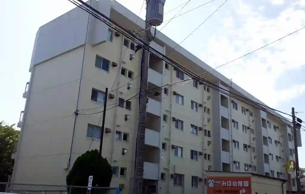 三保アパルト 外観