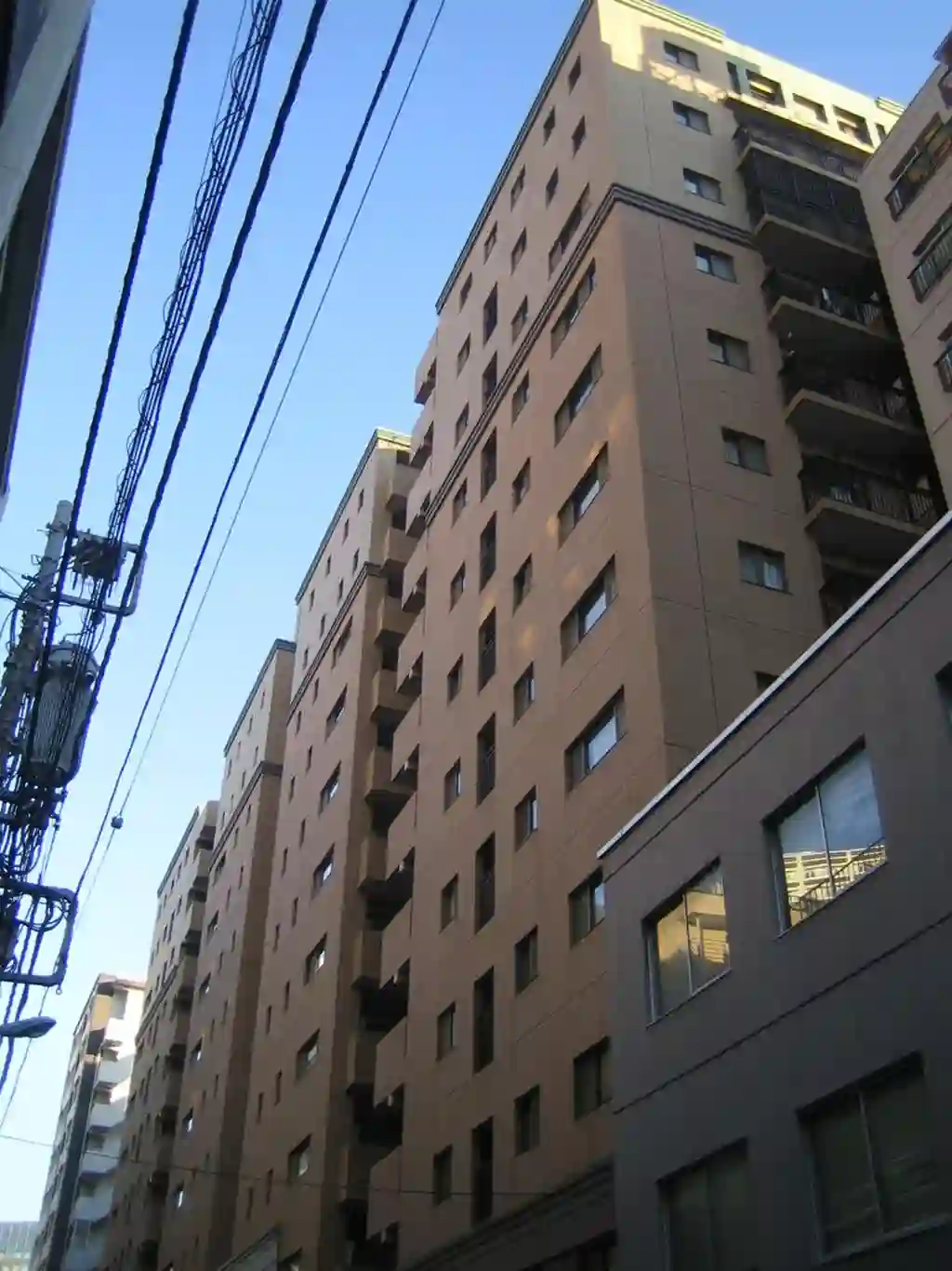 クイーンズパレス東京中央 外観