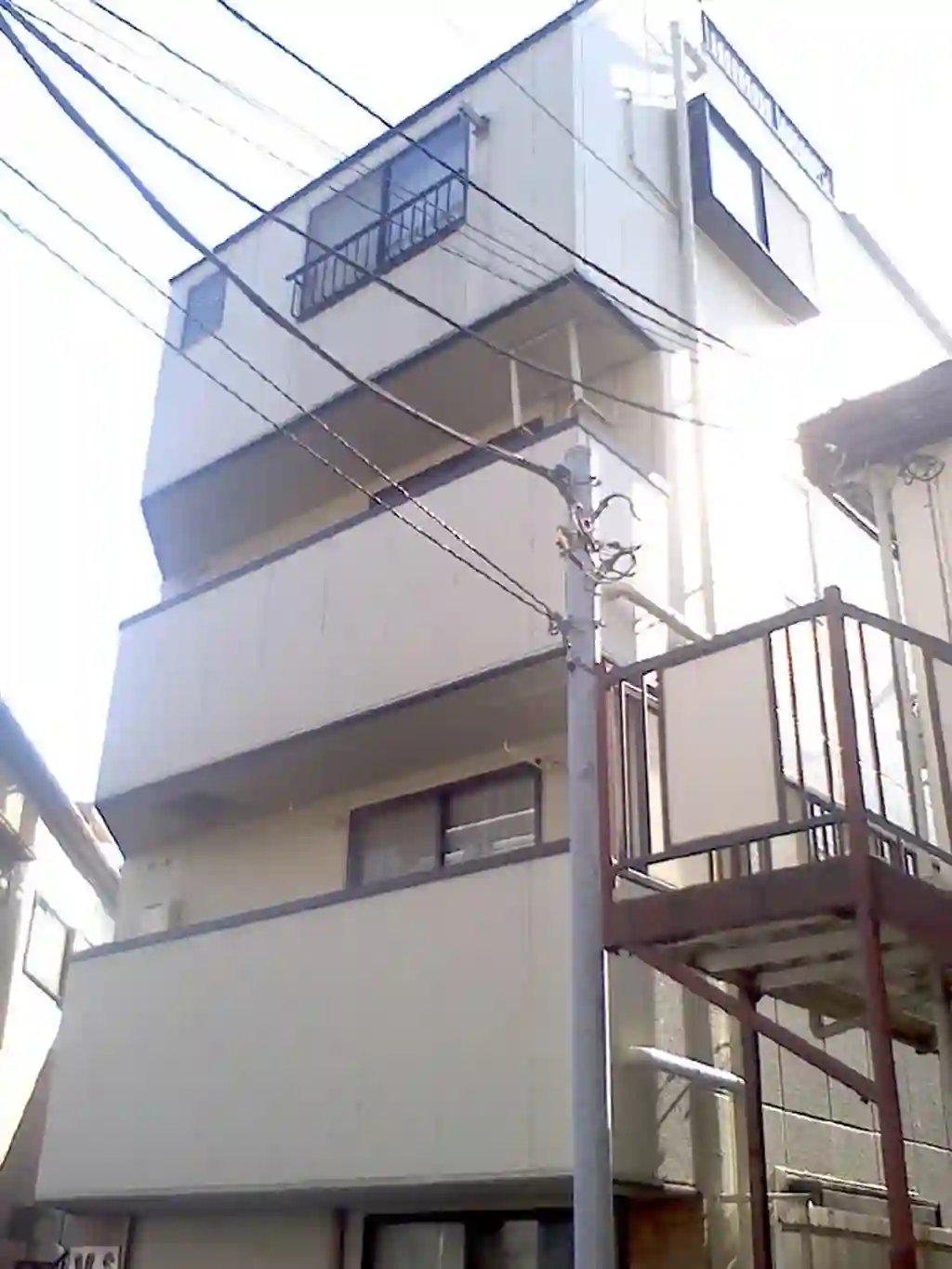 Y'sビル 外観